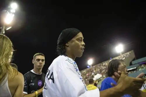 也许不是完 也许不是完